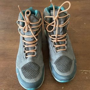 Vasque hiking boots sz 9.5